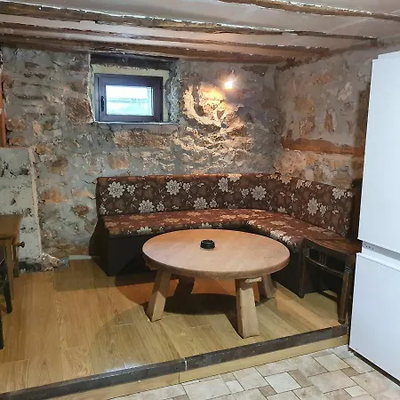 Guest House Malko Turnovo ゲストハウス